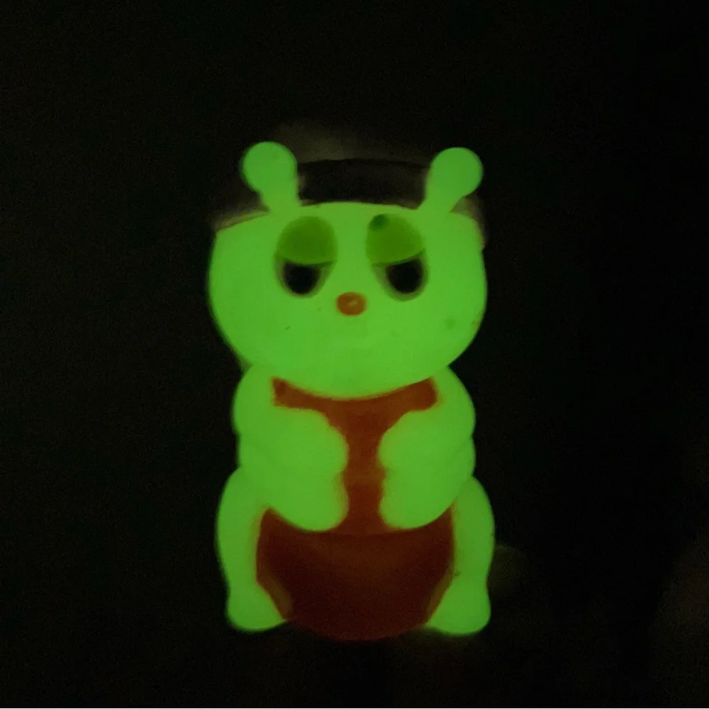 Vintage 80s Playskool Glo Friends Glow in the Dark Finger Puppet Purple Hat - Picture 3 of 12